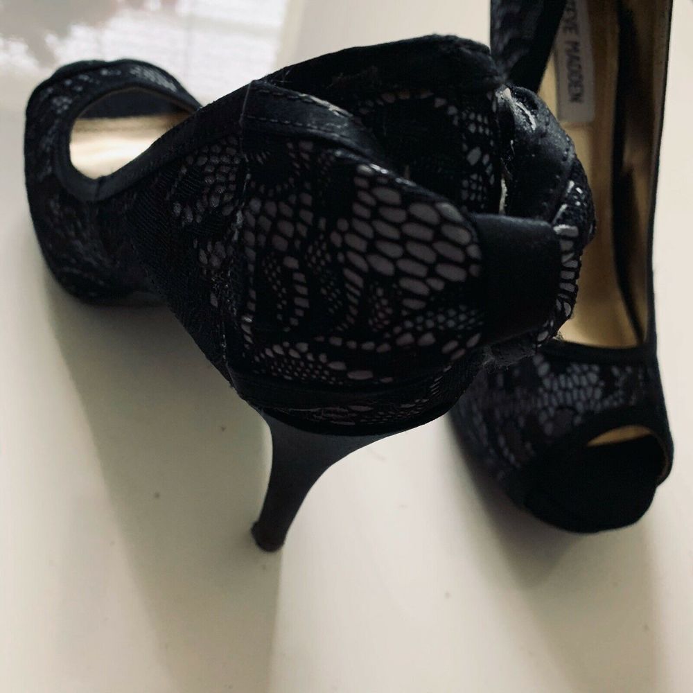 Steve Madden P-Dawn Black Lace Satin Heels - Picture 4 of 5